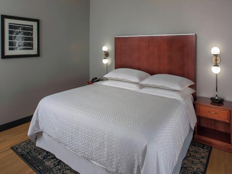 Four Points by Sheraton Houston Hobby Airport image