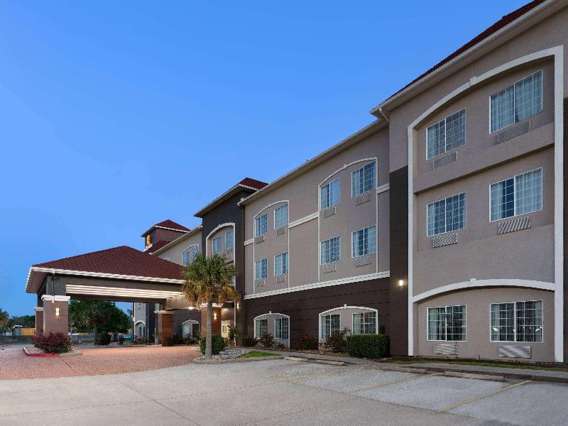 La Quinta Inn & Suites Deer Park image