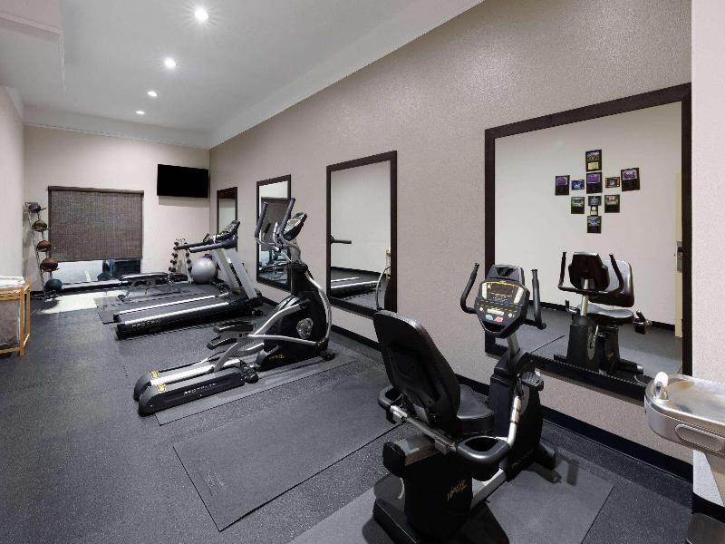 La Quinta Inn & Suites Deer Park image