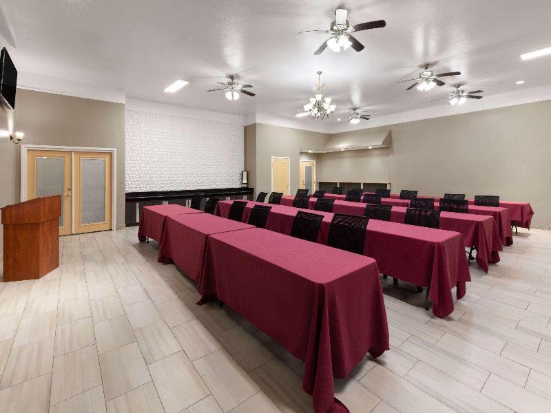 La Quinta Inn & Suites Deer Park image