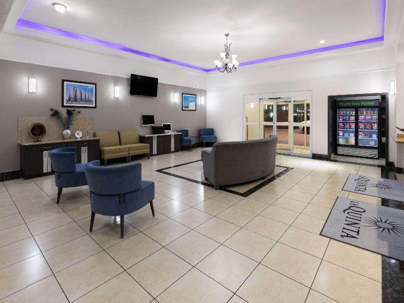 La Quinta Inn & Suites Deer Park image