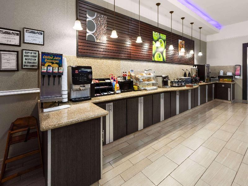 La Quinta Inn & Suites Deer Park image