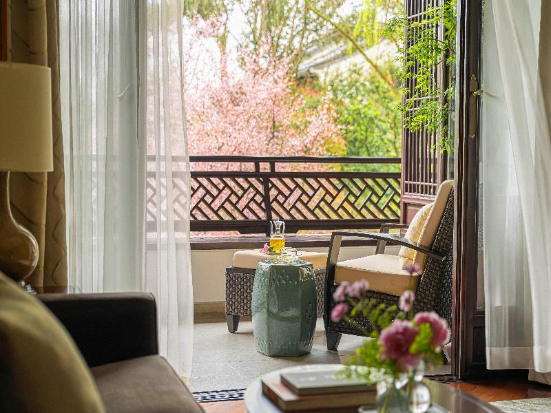 Four Seasons Hangzhou at West Lake image