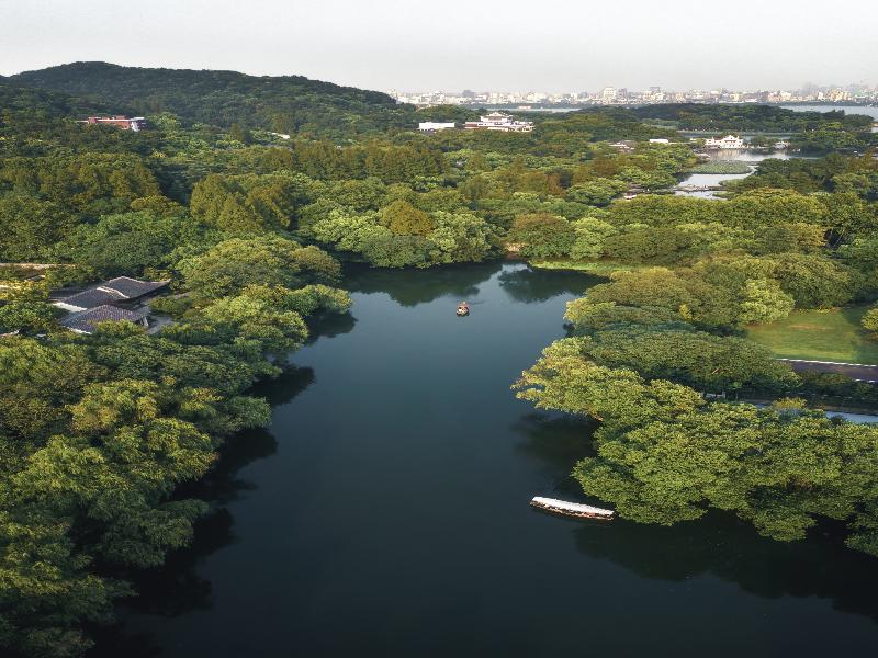 Four Seasons Hangzhou at West Lake image