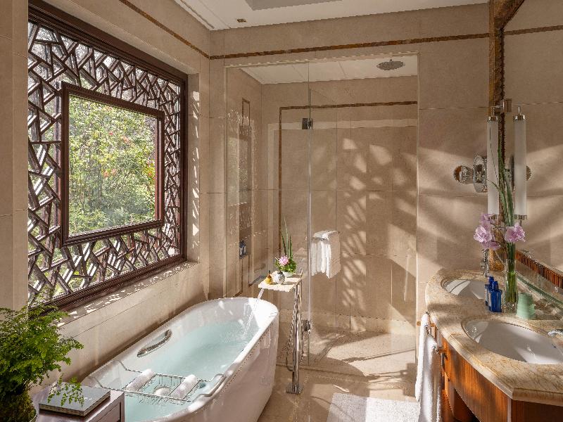 Four Seasons Hangzhou at West Lake image