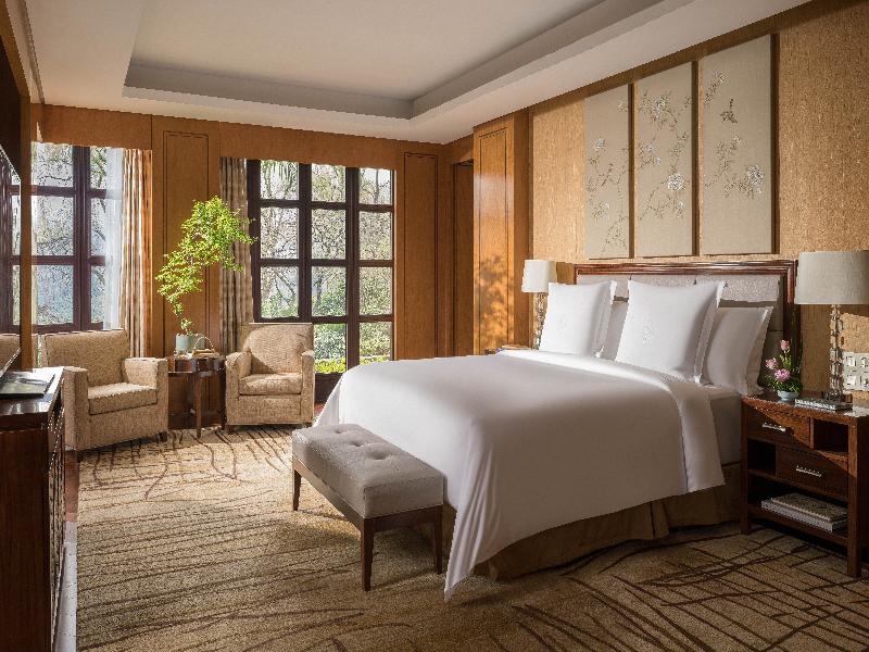 Four Seasons Hangzhou at West Lake image