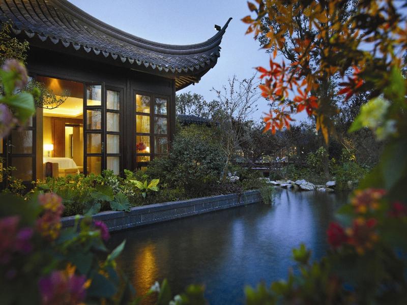Four Seasons Hangzhou at West Lake image