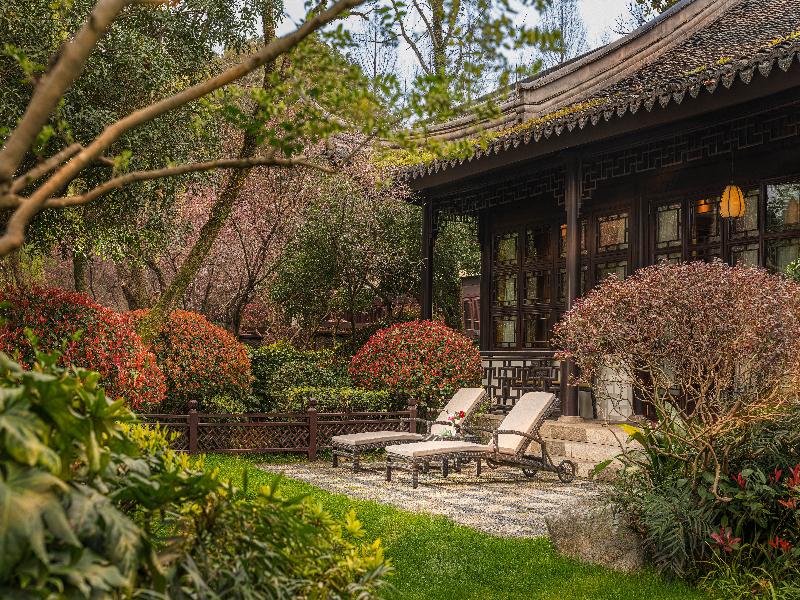 Four Seasons Hangzhou at West Lake image
