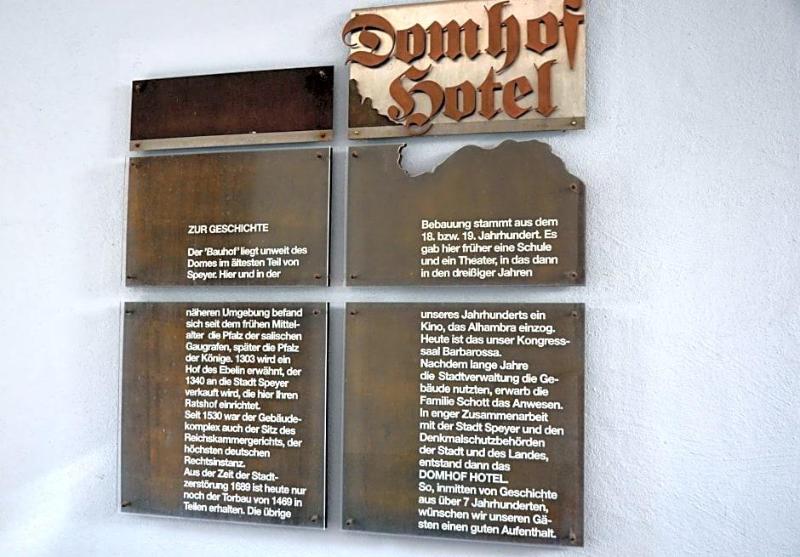 Domhof image