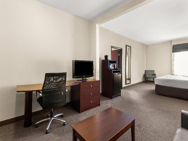 Sleep Inn&Suites Bush Intercontinental - Iah East image