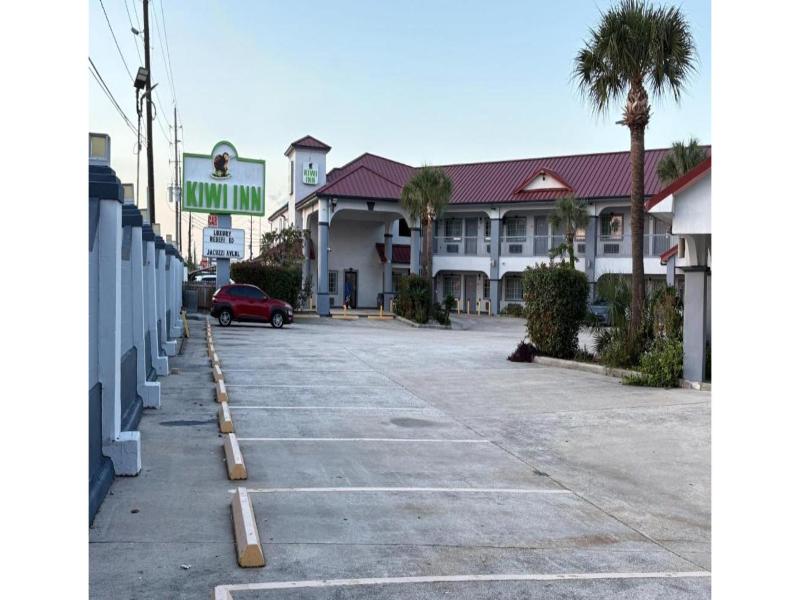 Kiwi Inn Capital O Houston - Hwy 249 image