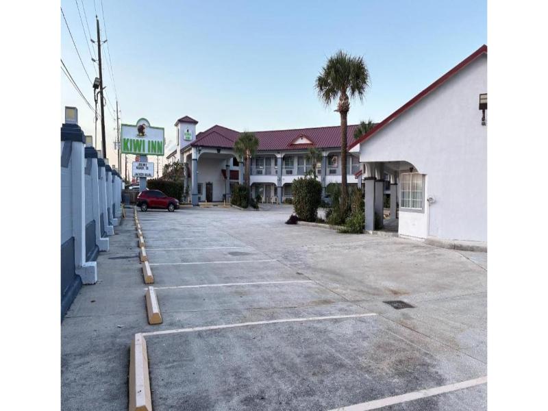Kiwi Inn Capital O Houston - Hwy 249 — general view