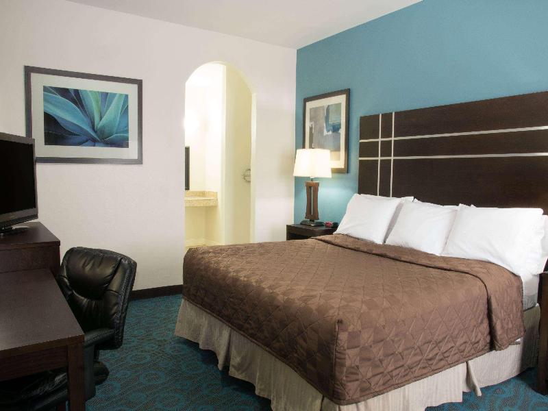 Days Inn by Wyndham Humble IAH APT image