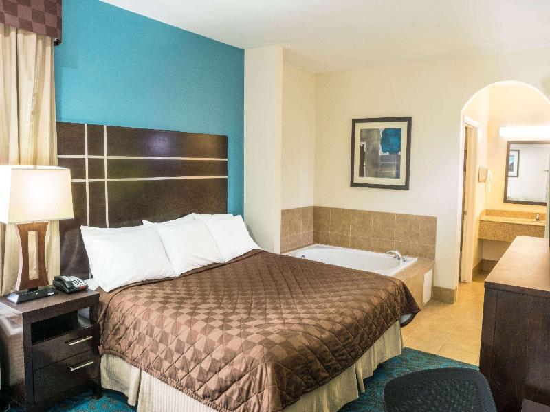 Days Inn by Wyndham Humble IAH APT image