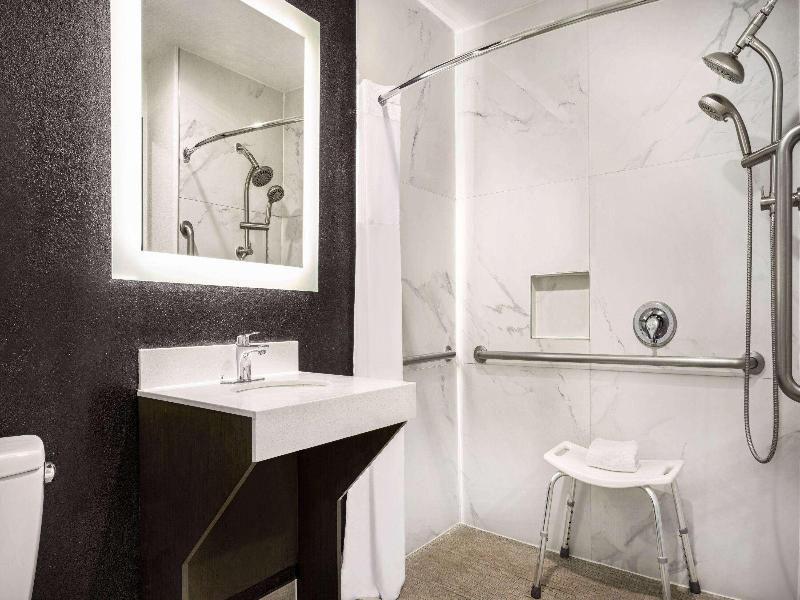 La Quinta Inn and Suites Hesperia-Victorville image