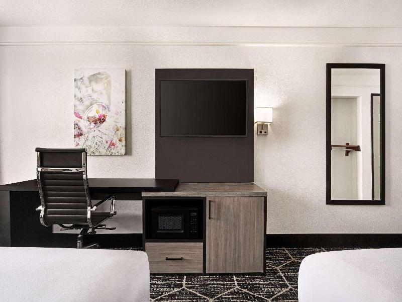 La Quinta Inn and Suites Hesperia-Victorville image