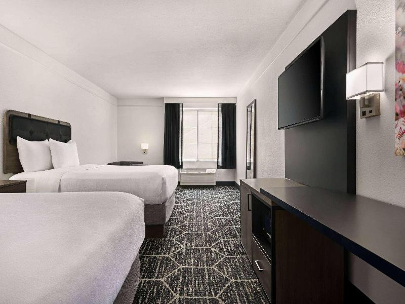 La Quinta Inn and Suites Hesperia-Victorville image