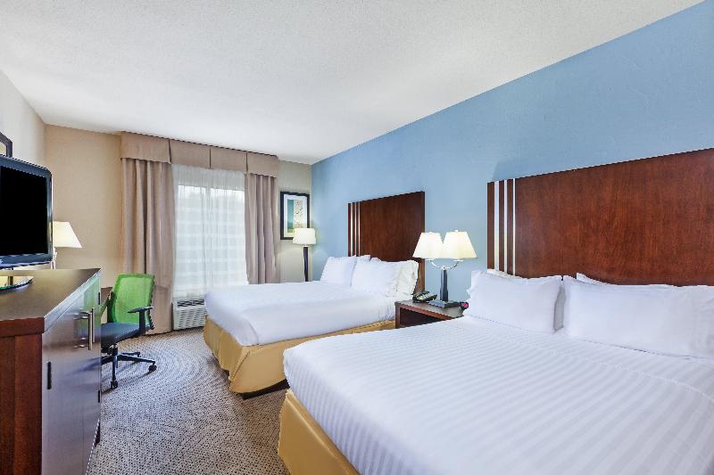 Holiday Inn Express Beaumont NW Parkdale Mall photo 13