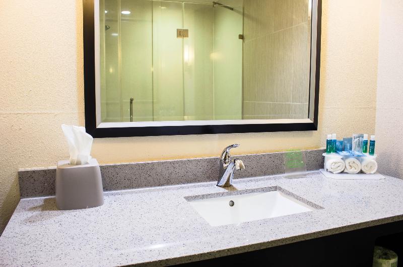 Holiday Inn Express Hotel & Suites Havelock NW - N — photo 71