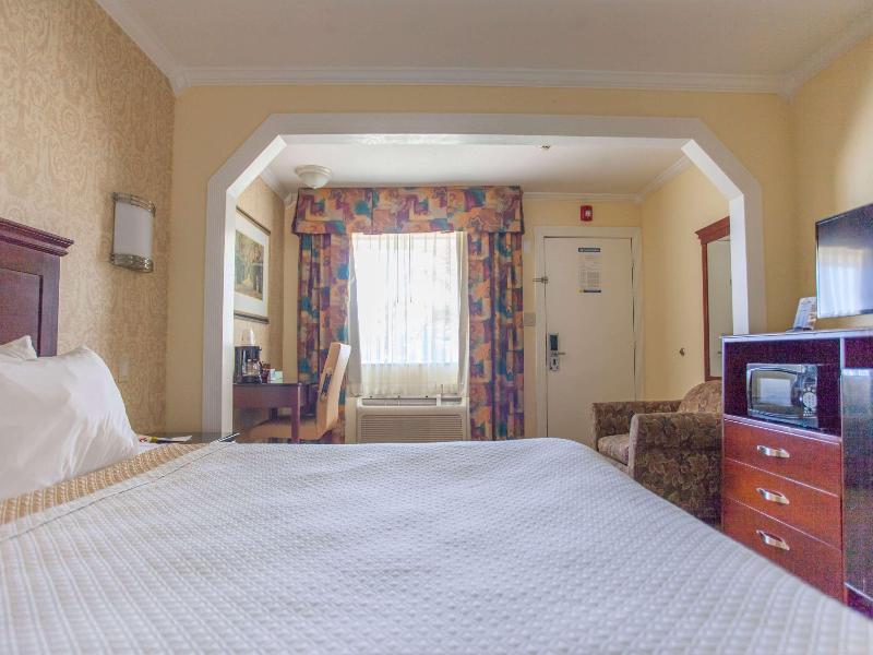 Days Inn by Wyndham Shenandoah image