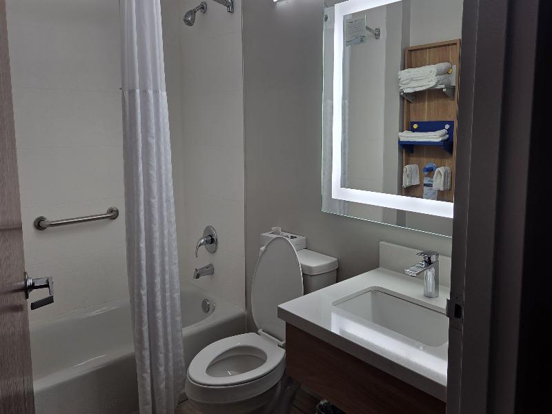 Microtel Inn & Suites By Wyndham Hagerstown image