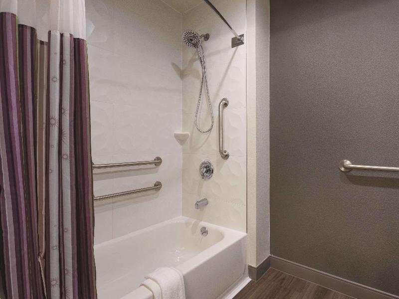 La Quinta Inn Hartford Bradley Airport image