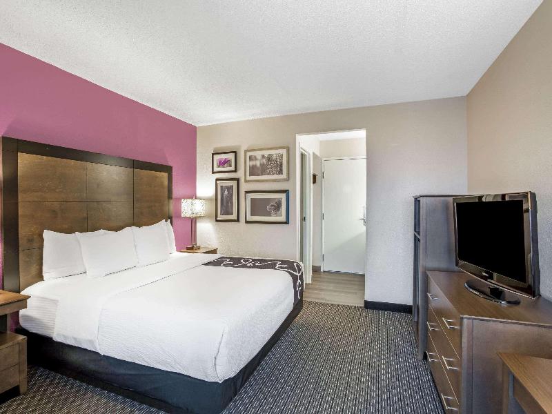 La Quinta Inn Hartford Bradley Airport image