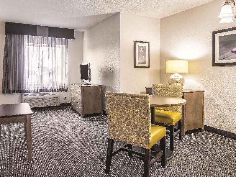 La Quinta Inn Hartford Bradley Airport image