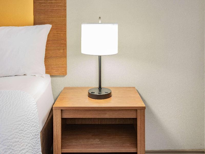 Days Inn & Suites by Wyndham Huntsville image