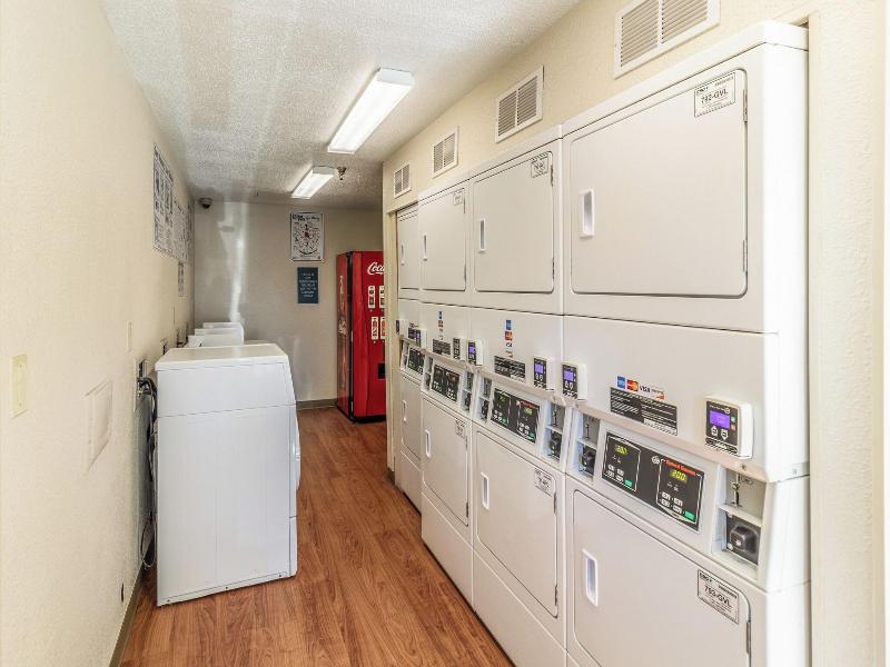 HomeTowne Studios by Red Roof Houston-NW