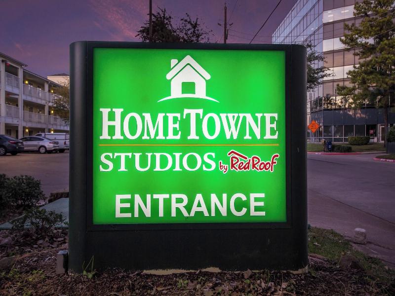 HomeTowne Studios by Red Roof Houston-NW