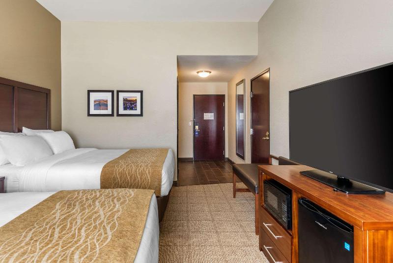 Comfort Inn & Suites image