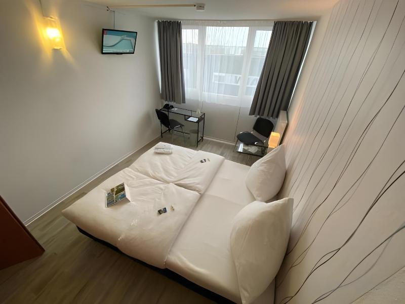 PROHotel Laatzen-Hannover image
