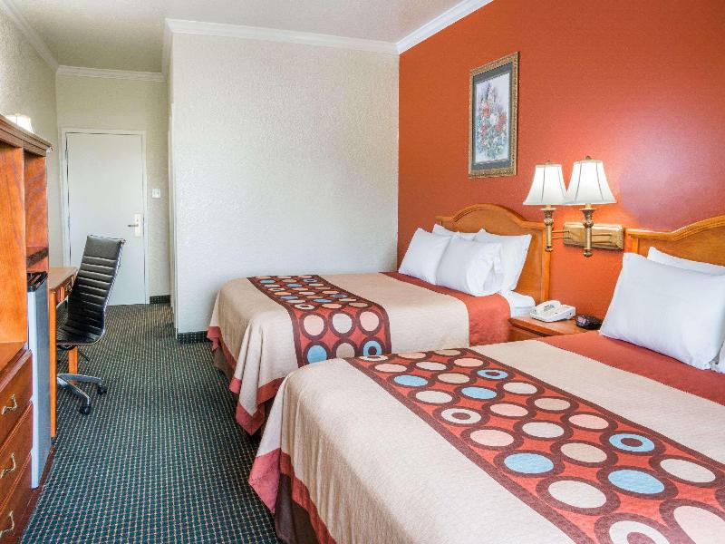 Super 8 by Wyndham Brookshire TX image