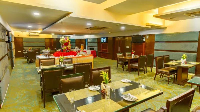 Gis Select Banjara Hill — bar