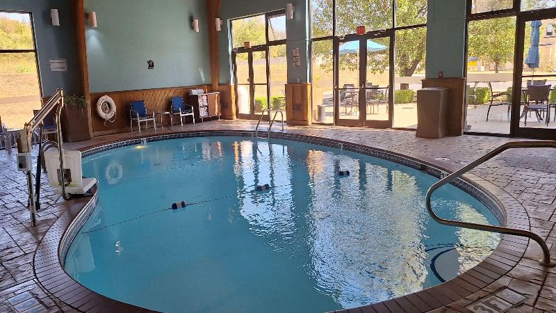 Holiday Inn Express & Suites Harrison image