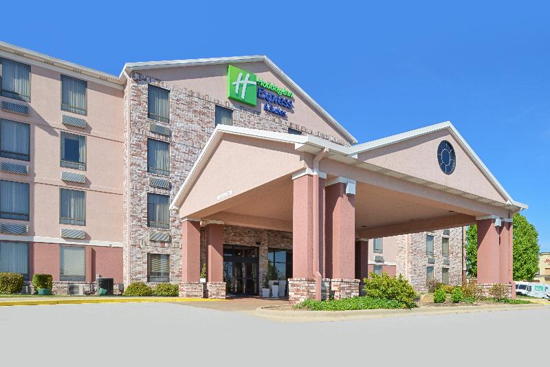 Holiday Inn Express & Suites Harrison image