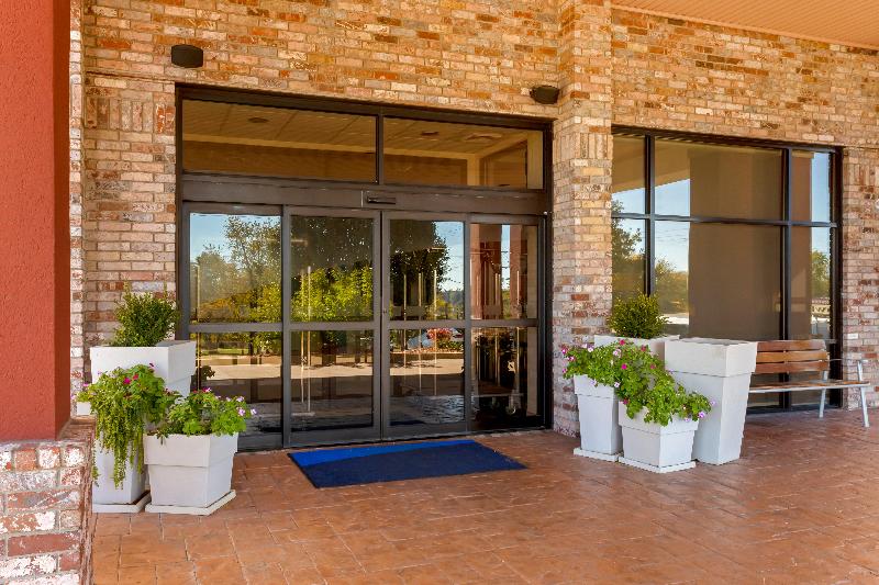 Holiday Inn Express & Suites Harrison image