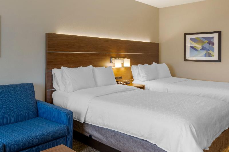 Holiday Inn Express & Suites Harrison image