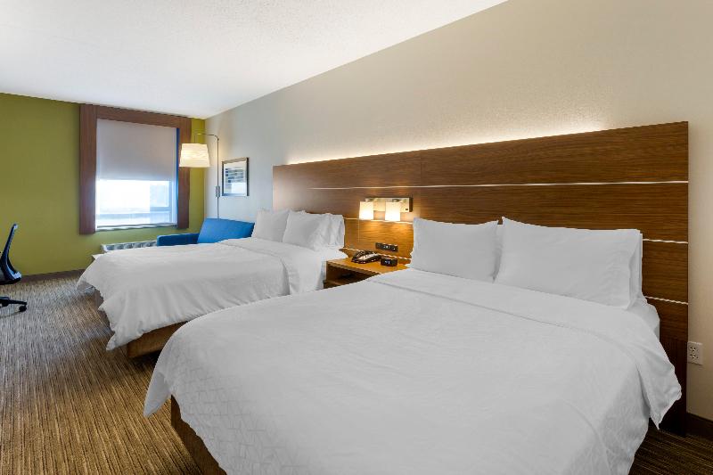 Holiday Inn Express & Suites Harrison image