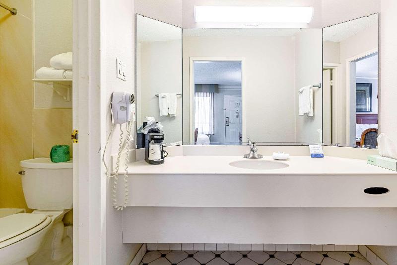 Rodeway Inn image