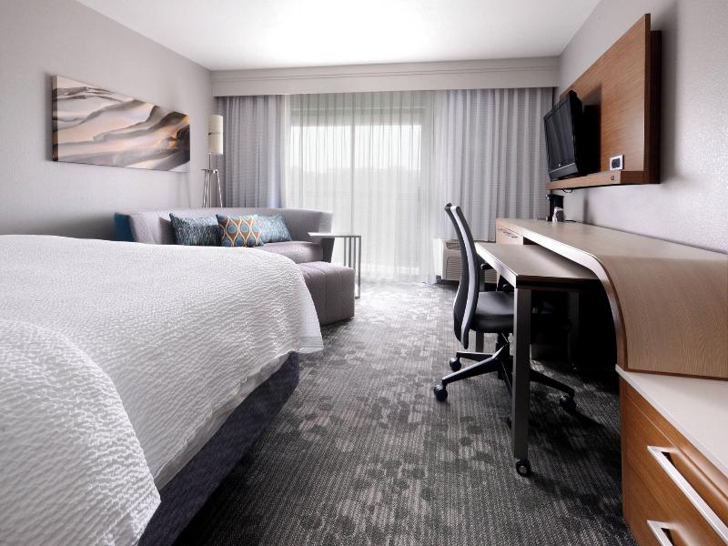 Courtyard Houston Northwest image