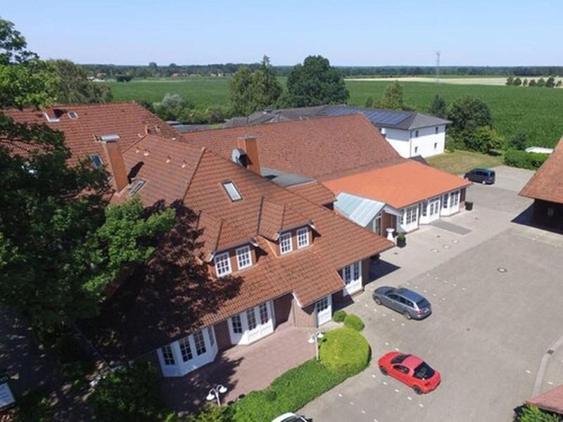 Röhrs image