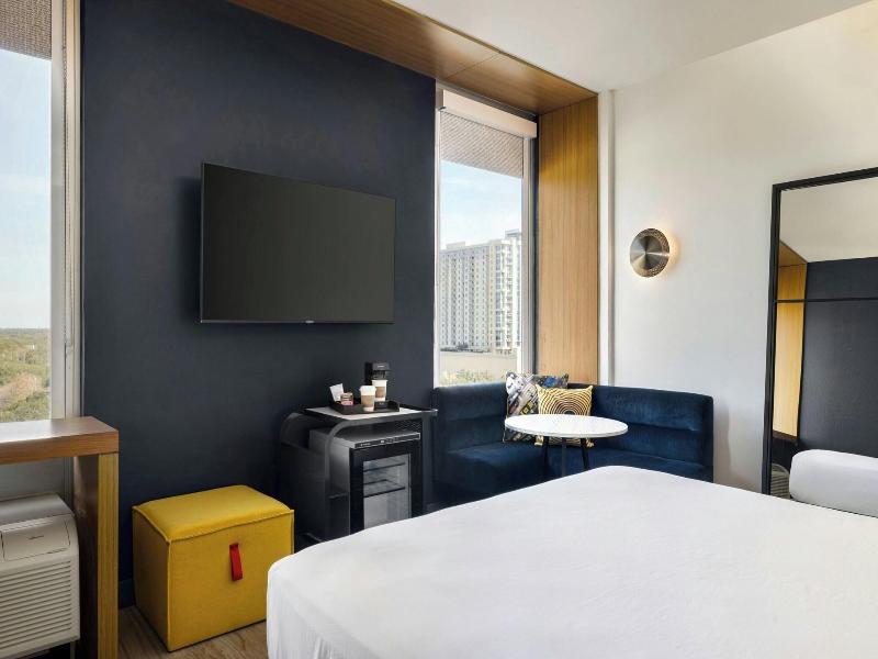 Aloft Houston by the Galleria image