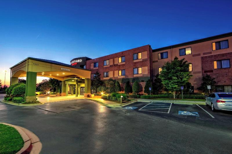 Courtyard By Marriott Memphis Southaven image