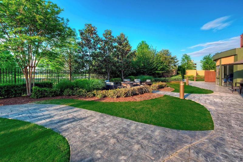 Courtyard By Marriott Memphis Southaven image