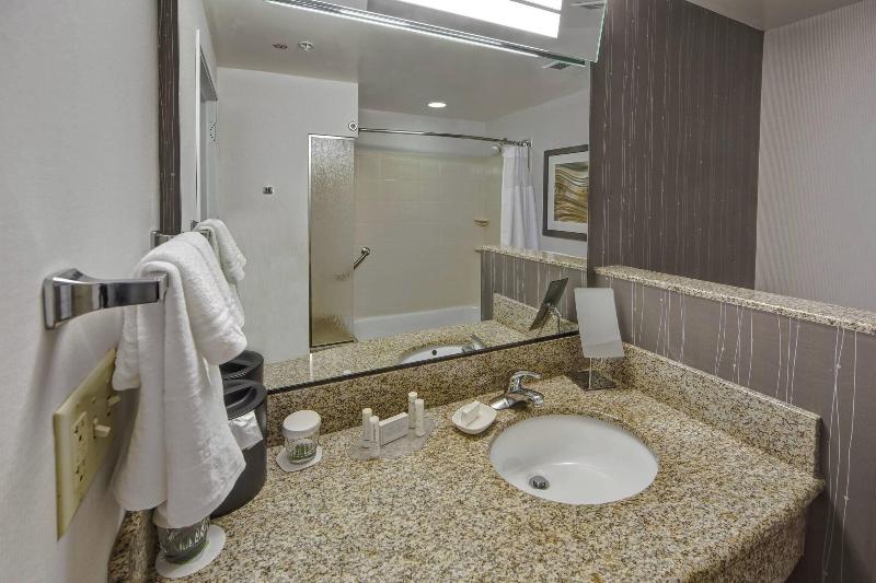 Courtyard By Marriott Memphis Southaven image