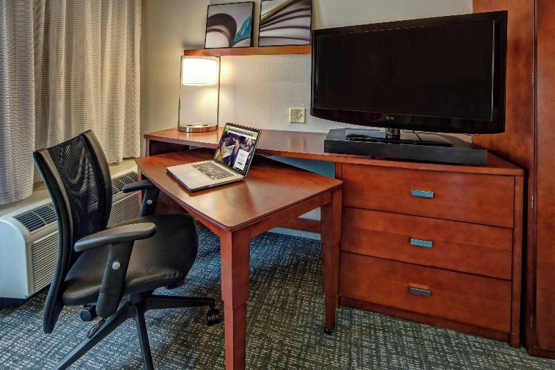 Courtyard By Marriott Memphis Southaven image