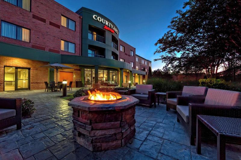 Courtyard By Marriott Memphis Southaven image