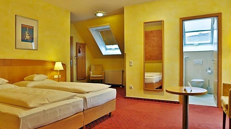 Business Hotel Biberach image